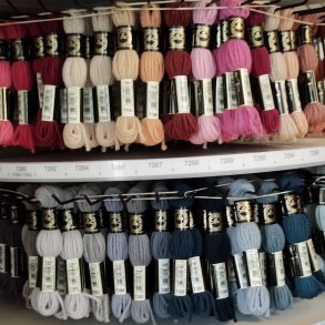 LAINE COLBERT  uldbroderigarn fra DMC