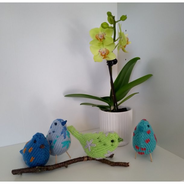 Fugle - strikkede med frit broderi 