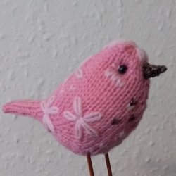Fugle - strikkede med frit broderi 